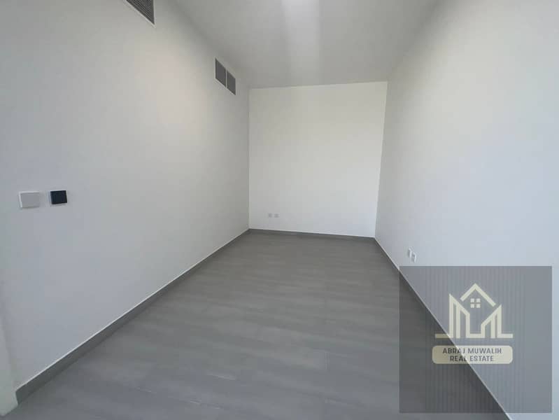 16 bd3a06dc-fde9-4338-b8bf-02e0832cc8a7. jpg