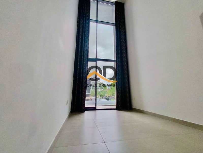 11 f20bd3a6-612d-4cb2-8bd8-6227c6b3bc38. jpg