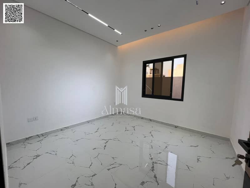 10 84adcd37-df52-4c17-ac45-07044f3762a7. jpg