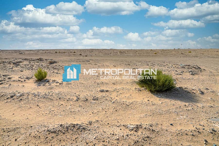 Large Corner Plot | 802 SQM | Premium Location Large Corner Plot | 802 SQM | Premium Location