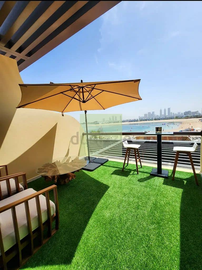 SPACIOUS and luxury beach front studio apartment is fully-equipped.