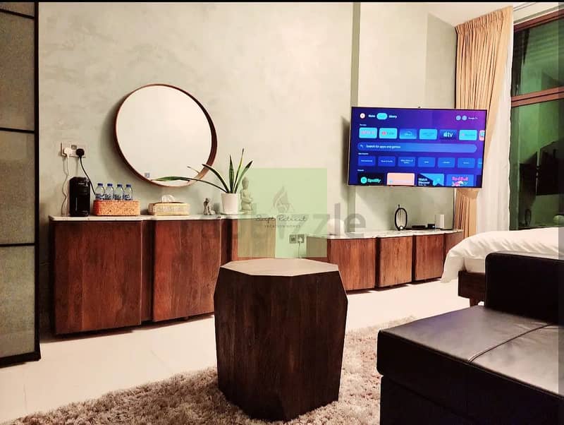 SPACIOUS and luxury beach front studio apartment is fully-equipped.