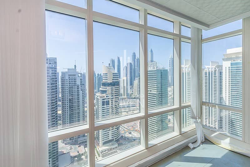 Amazing fitted office high floor in Liwa Amazing fitted office high floor in Liwa