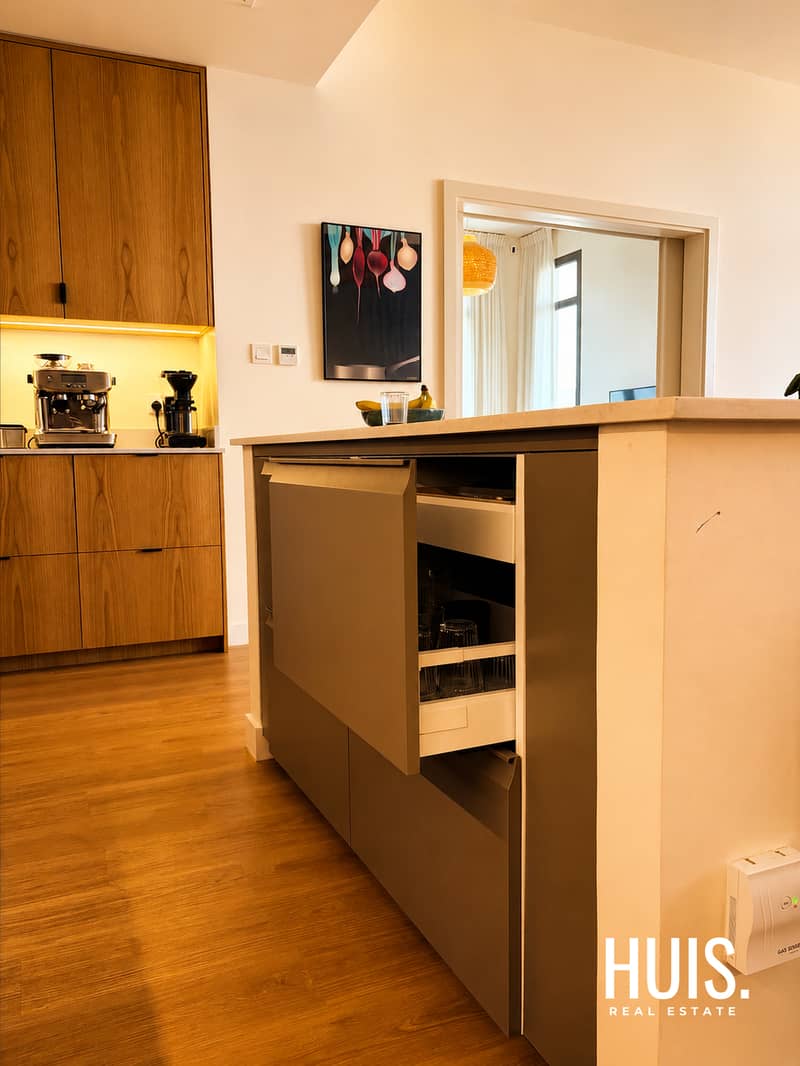5 Kitchen Cabinets. png