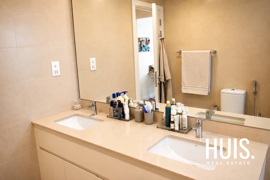 18 main bathroom. png