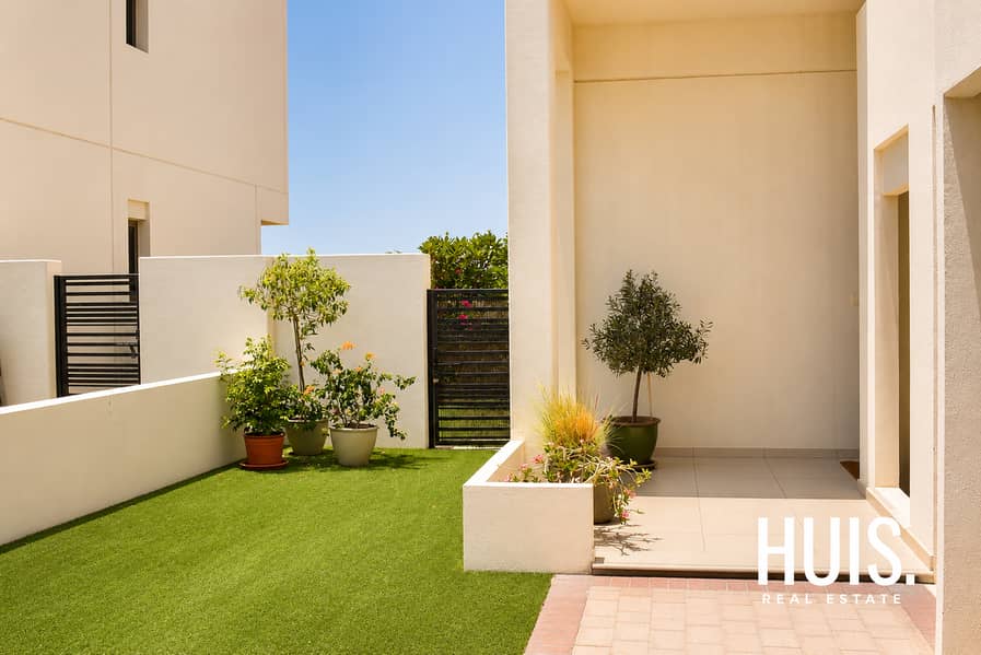 29 Front yard 2. png