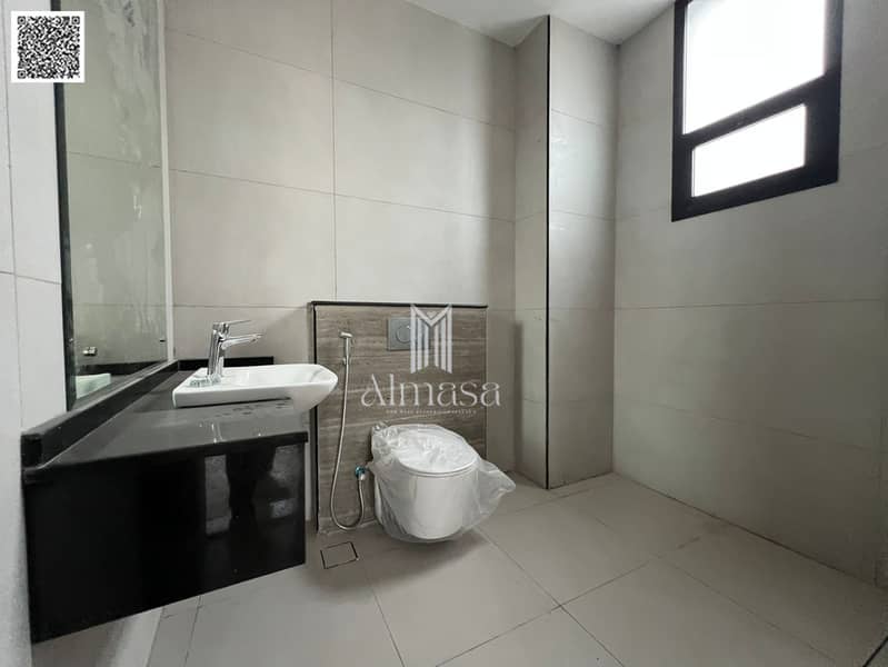 14 3c832817-25ed-4086-8ff1-88db7a56ecbe. jpg