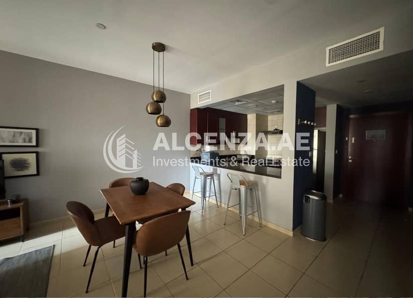 Private Balcony | Fitted Kitchen Community View – pohled 3
