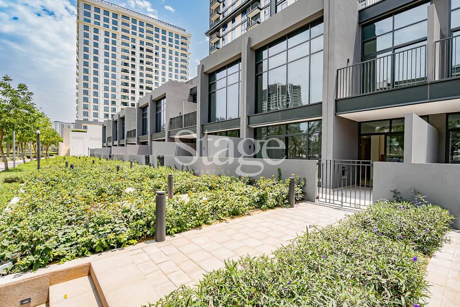 Resale Duplex | Overlooking Park | Large Layout Resale Duplex | Overlooking Park | Large Layout