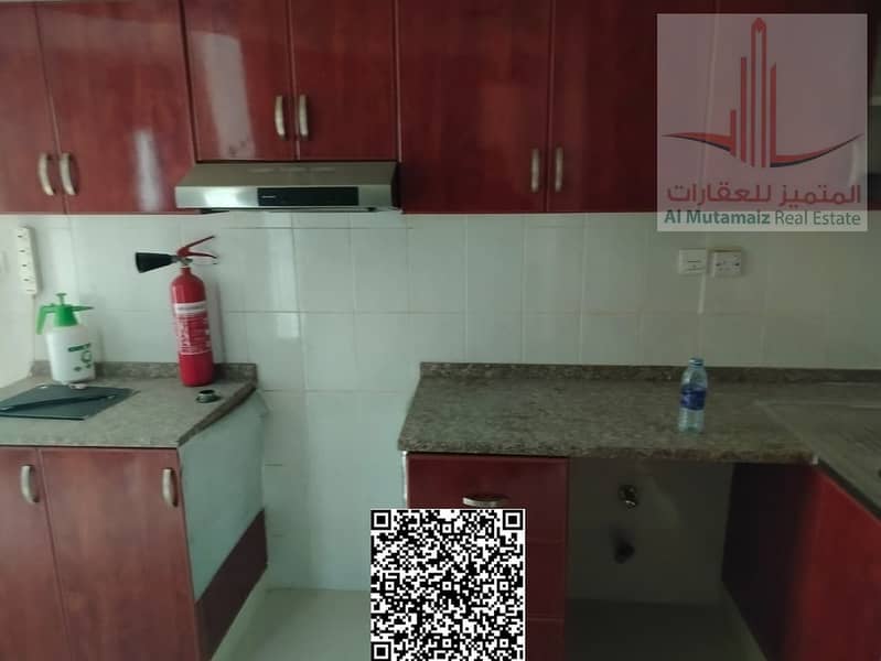 14 610a8c89-cef2-43b4-94fb-7a6cdf7bbfcd. jpg
