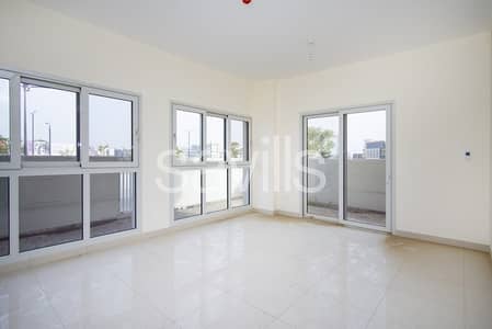 Corner spacious unit with L-shape garden Corner spacious unit with L-shape garden
