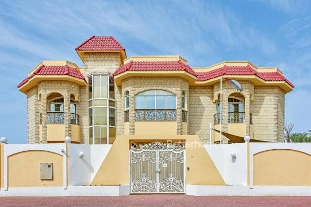6 Bedrooms Villa in  Manara