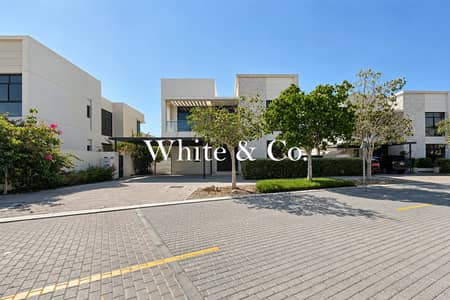 5 Bedroom Villa for Rent in DAMAC Hills, Dubai - Large Garden | Unfurnished | Opposite Pool 5 Bedroom Villa for Rent in DAMAC Hills, Dubai - Large Garden | Unfurnished | Opposite Pool