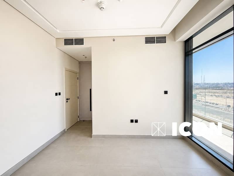 Just Handed over | Amenity Rich | Vacant Ready - Image 9