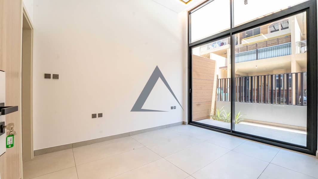 1 BHK + Maid| Quality Finishing | Near to Circle Mall - Image 7