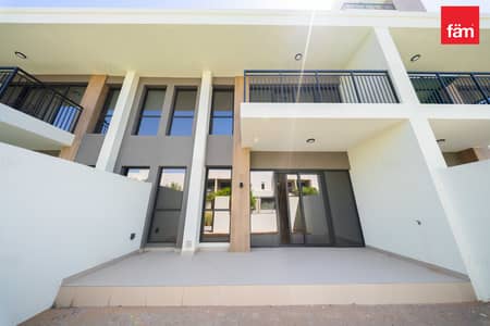 3 Bedroom Flat for Sale in Town Square, Dubai - Duplex | Maid Room | Vacant | Vastu | Privacy 3 Bedroom Flat for Sale in Town Square, Dubai - Duplex | Maid Room | Vacant | Vastu | Privacy