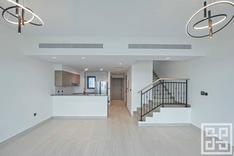 4 05 - Living Area (Hero). jpg