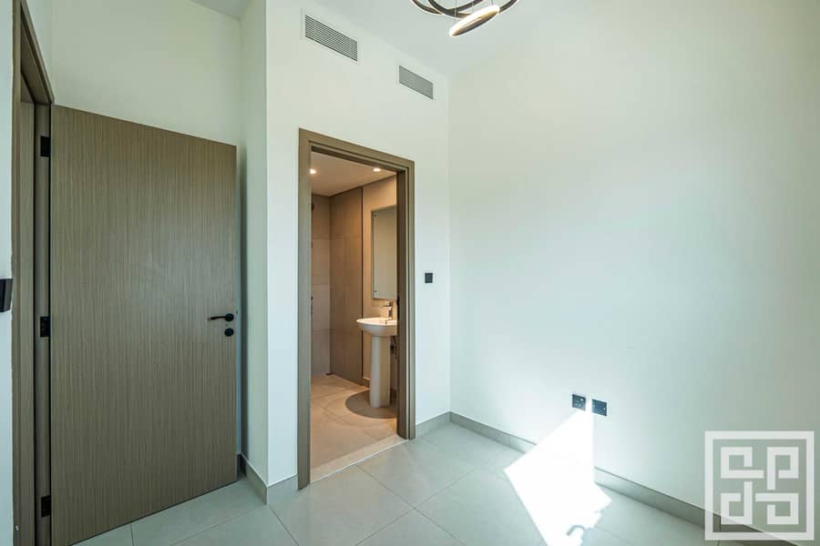 24 26 - Maids Room. jpg