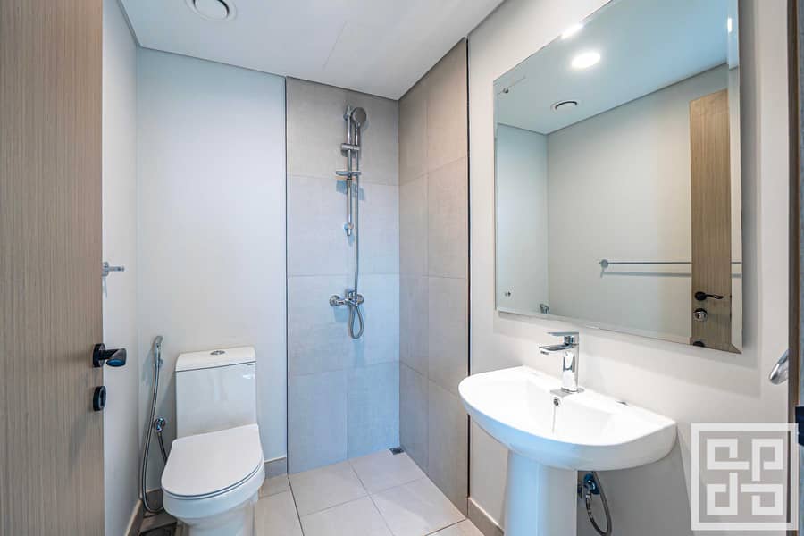 26 28 - Bathroom (Secondary). jpg