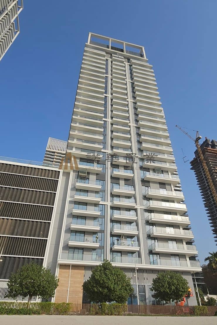12 beach-mansion-tower-1_QMgpr_xl. jpg