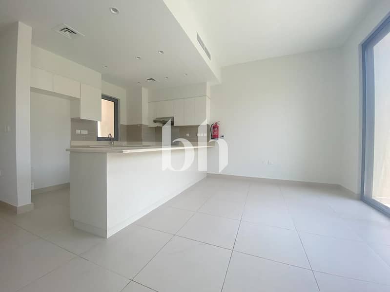3 images image img