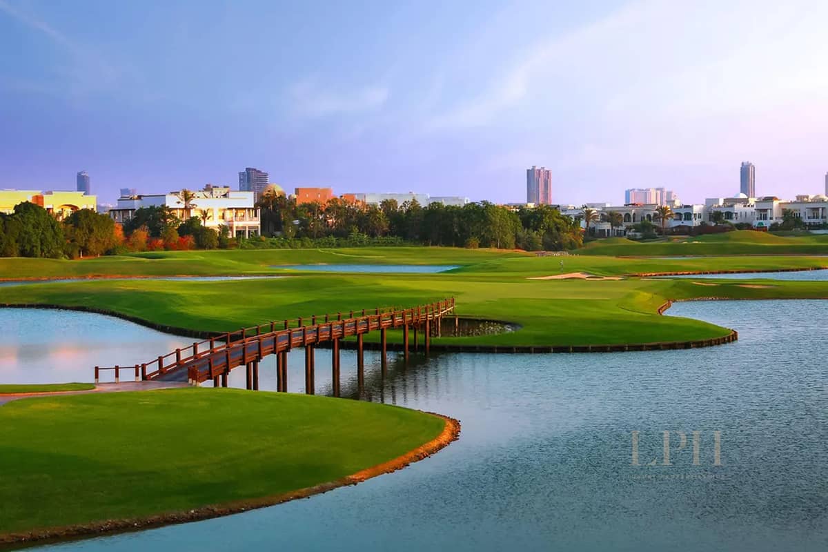Golf Heights