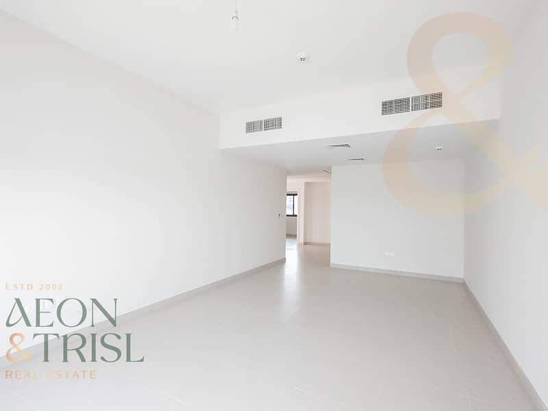 Exclusive | 4 Bedroom Corner Unit | Vacant Exclusive | 4 Bedroom Corner Unit | Vacant