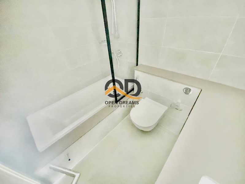 6 18b829cc-be2a-43c2-abcd-2a75cb2bc20a. jpg