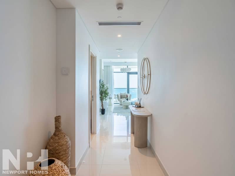 6 04-Foyer-Entryway. jpg