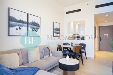 1 Camera Appartamento in Affitto a Jumeirah Village Circle (JVC), Dubai - Livingroom - Kitchen 2. jpg
