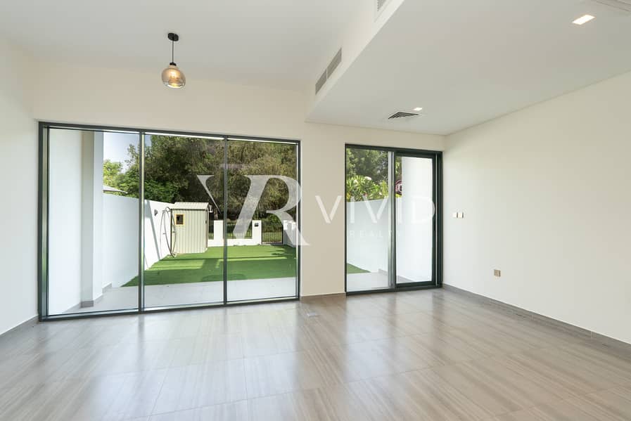 Park Facing | Modern | Lifestyle Park Facing | Modern | Lifestyle