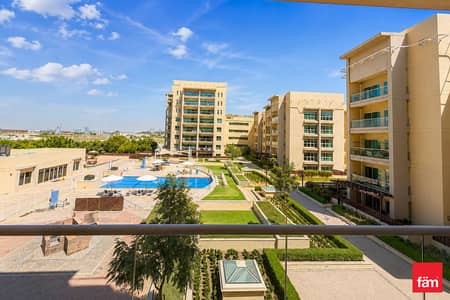 2 Bedroom Flat for Sale in The Greens, Dubai - Vacant On Transfer | Renovated | Furnished 2 Bedroom Flat for Sale in The Greens, Dubai - Vacant On Transfer | Renovated | Furnished