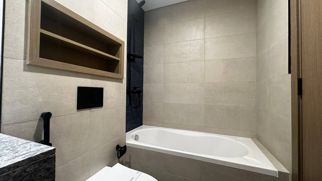 8 bath. jpeg