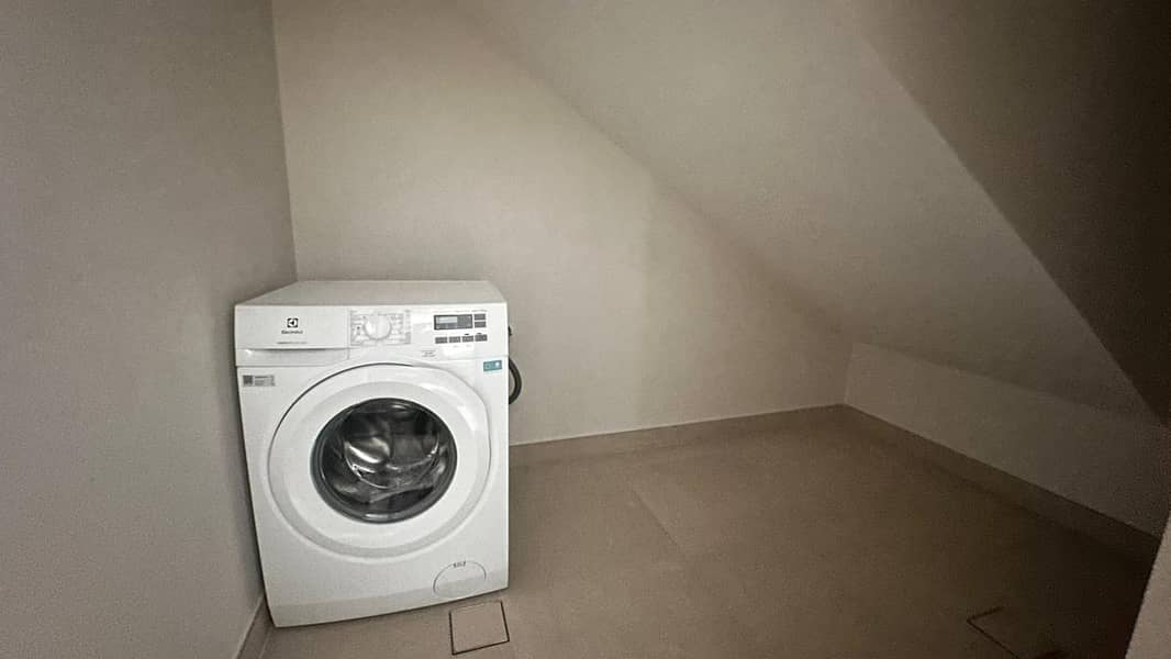 13 laundary room. jpeg