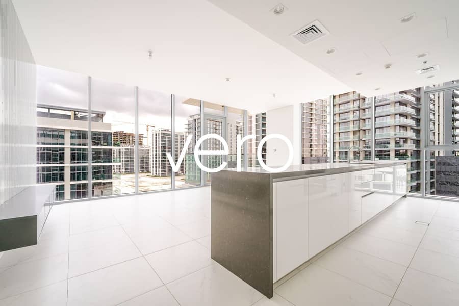Vacant | Corner Unit | Upgraded Vacant | Corner Unit | Upgraded