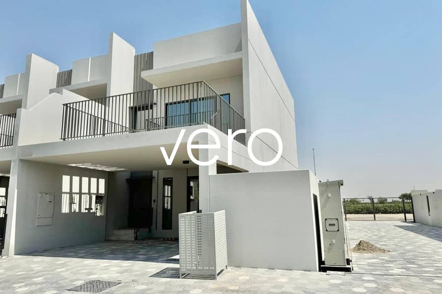 Corner Unit | Single Row | Vacant Corner Unit | Single Row | Vacant