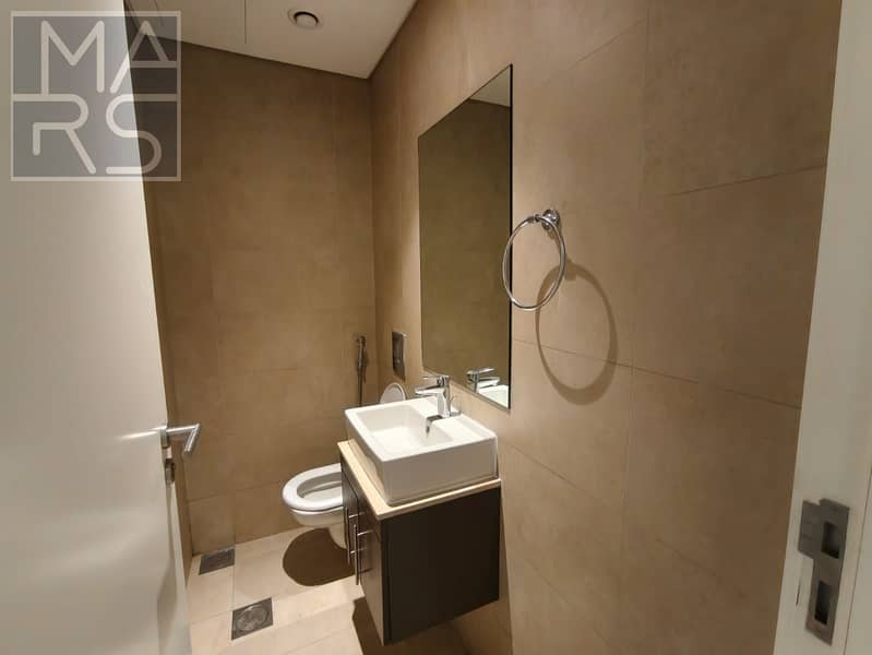 6 d8637fa2-ecba-4f93-a215-cb7e82d9dcee. jpg