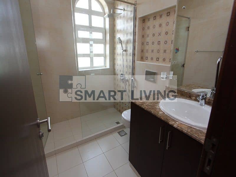 16 Marina_Atzert_Dubai_Real_Estate_Dubailand_The_Villa_Rent_Aldea_Custom_Bathroom. JPG
