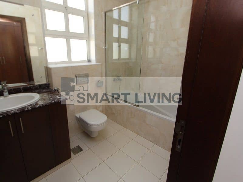18 Marina_Atzert_Dubai_Real_Estate_Dubailand_The_Villa_Rent_Aldea_Custom_Bathtub. JPG
