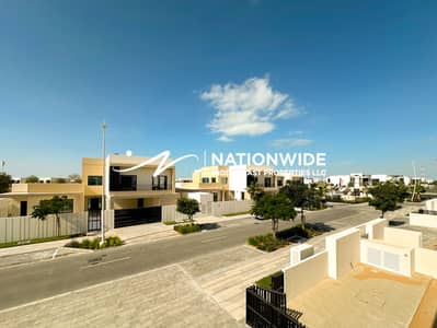 4 Bedroom Villa for Rent in Yas Island, Abu Dhabi - Luxurious 4BR |Top Facilities |Convenient Living 4 Bedroom Villa for Rent in Yas Island, Abu Dhabi - Luxurious 4BR |Top Facilities |Convenient Living