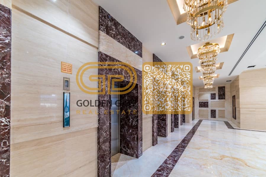 3 Conqueror-Tower-Ajman-84. jpg
