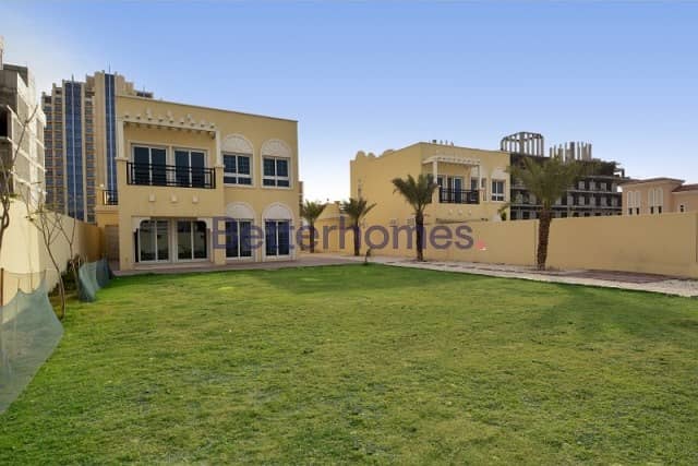 2 Bedrooms Villa in  Jumeirah Village Circle