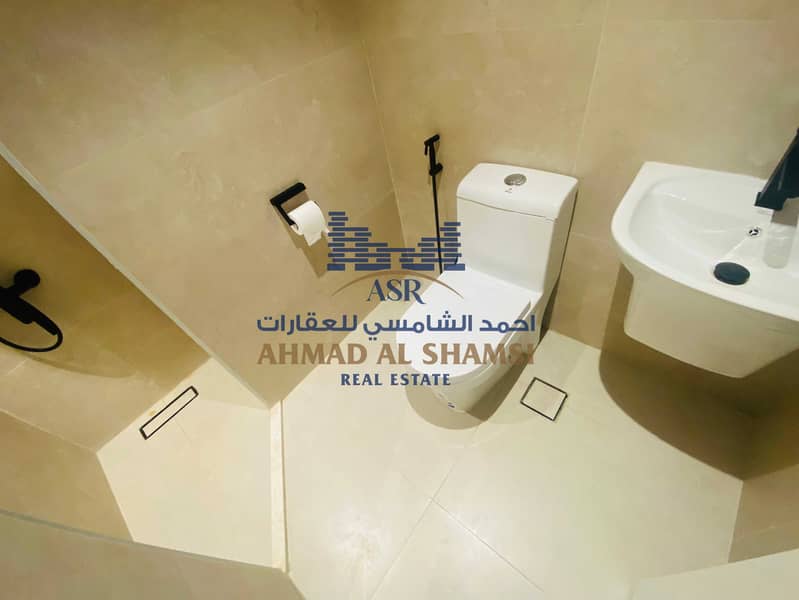 18 abab536d-61ba-460b-945e-70fc6f0e99a7. jpg