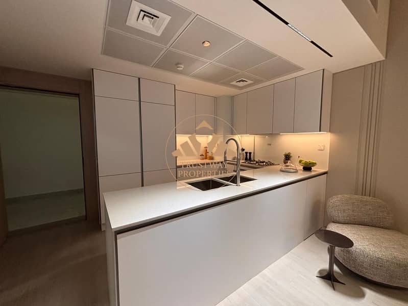 6 living dining kitchen (2). jpg