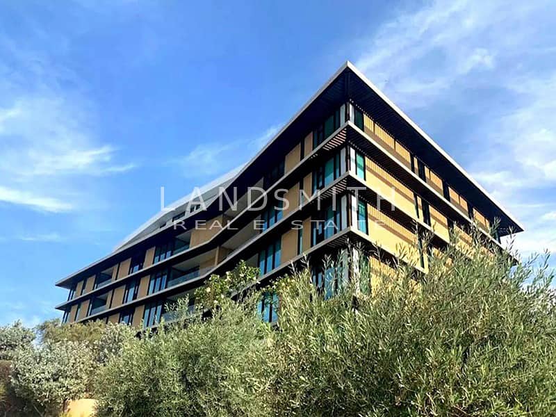 10 BV Building copy. jpg