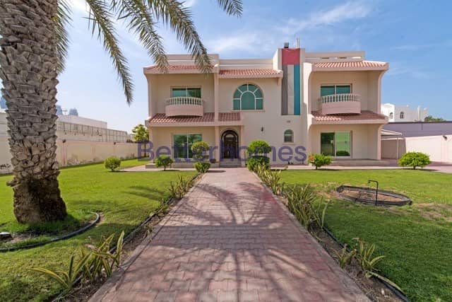 4 Bedrooms Villa in  Al Wasl