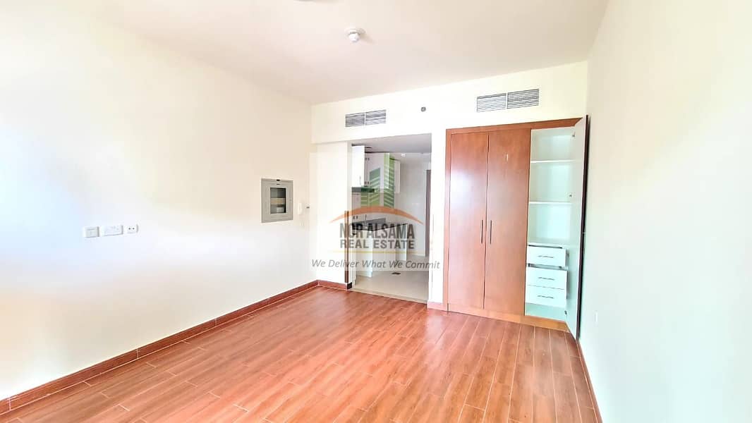 2 studio 3. jpg