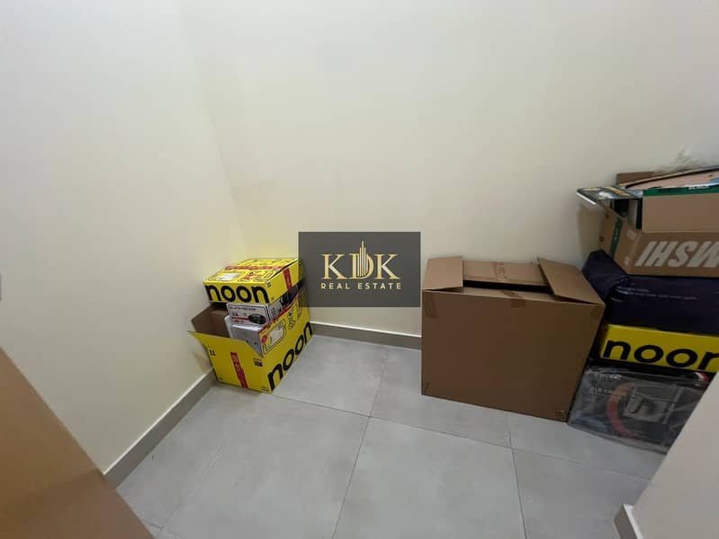 12 0adfb6fd-696e-48ab-a1b6-1002213b3b20. jpg