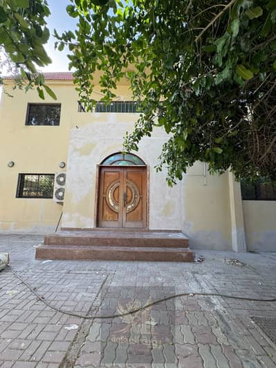4 Bedroom Villa Compound for Rent in Al Sabkha, Sharjah - WhatsApp Image 2026-06-08 at 7.51. 56 PM (2). jpeg 4 Bedroom Villa Compound for Rent in Al Sabkha, Sharjah - WhatsApp Image 2026-06-08 at 7.51. 56 PM (2). jpeg