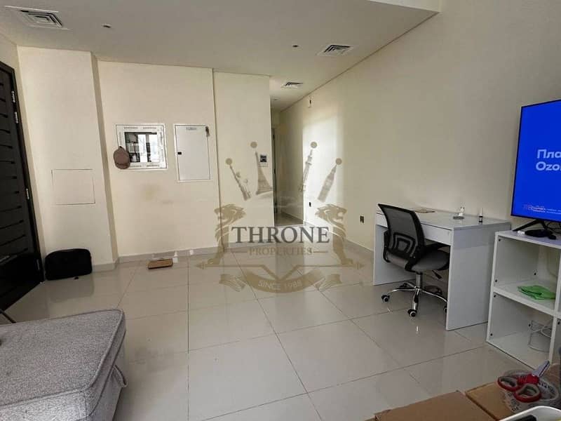 Vacant Soon | R2EM | Spacious Layout Vacant Soon | R2EM | Spacious Layout